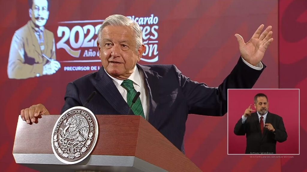 AMLO afirma que estrategia de abrazos no balazos está dando los