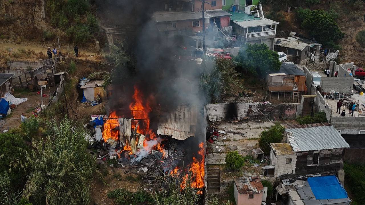 Se quedaron sin casa incendio consume vivienda en colonia Lázaro Cárdenas