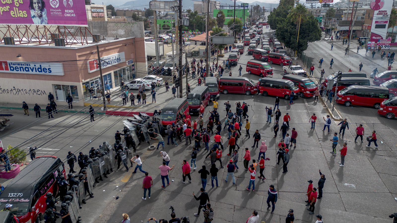 Omar Martínez / Border Zoom