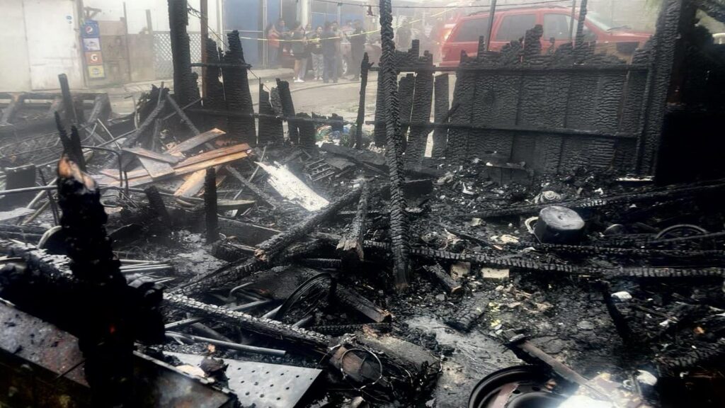 Mujer Y Dos Ni Os Mueren Calcinados En Incendio Sobre Colonia Los Valles