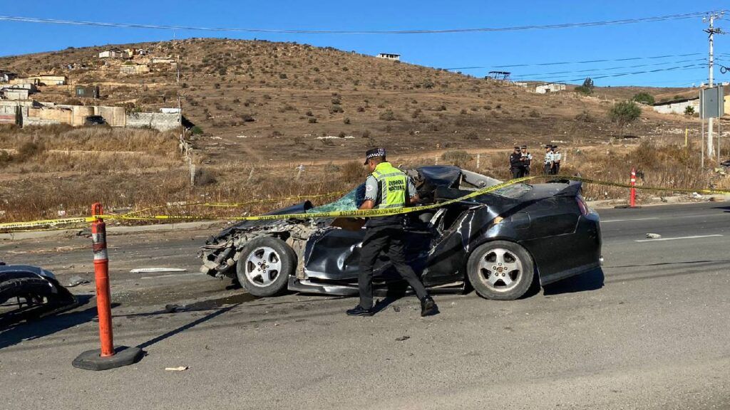 Fuerte accidente en la carretera Tijuana-Tecate deja un muerto y 4 ...