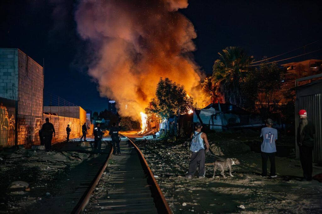 Casa se incendia por completo en la colonia Ruiz Cortines TJNoticias ...